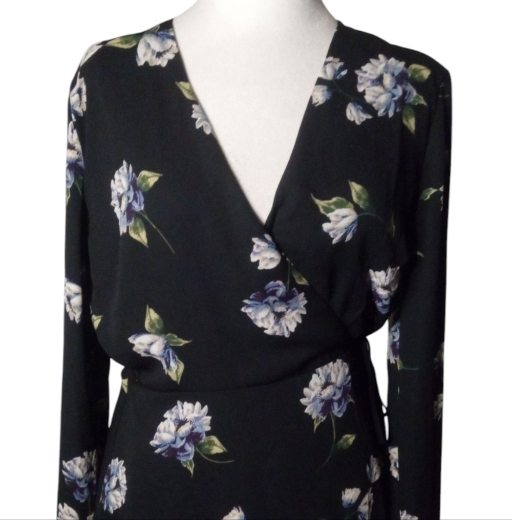 Nordstrom Lush Elly Floral Blue Hydrangea True Wrap Mini Dress Size Large NWT - Picture 6 of 12
